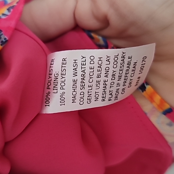 Kenar Sleeveless Blouse - Picture 5 of 7